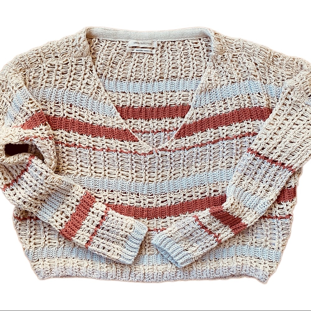 URBAN OUTFITTERS Chunky Knit V-Neck Crop Sweater